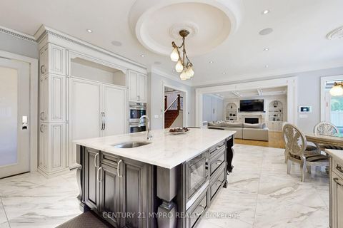 Photo 12 at 36 Farrington Drive, Windfields, Toronto