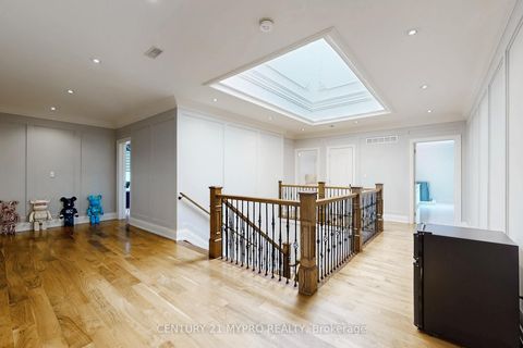 Photo 18 at 36 Farrington Drive, Windfields, Toronto