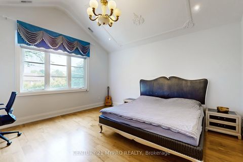 Photo 30 at 36 Farrington Drive, Windfields, Toronto