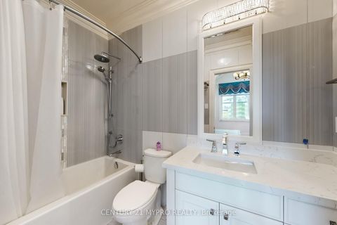 Photo 31 at 36 Farrington Drive, Windfields, Toronto