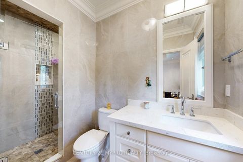 Photo 33 at 36 Farrington Drive, Windfields, Toronto