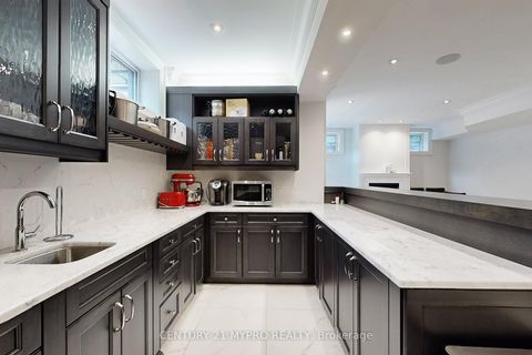 Photo 37 at 36 Farrington Drive, Windfields, Toronto