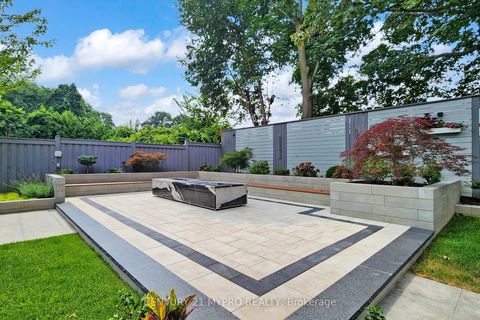 Photo 43 at 36 Farrington Drive, Windfields, Toronto