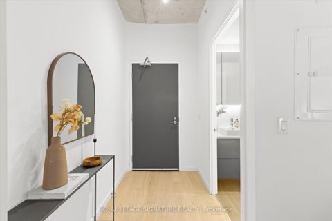 Photo 2 at 707 - 170 Bayview Avenue, Waterfront Communities C8, Toronto