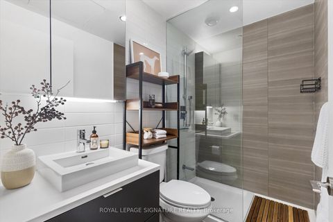 Photo 3 at 707 - 170 Bayview Avenue, Waterfront Communities C8, Toronto