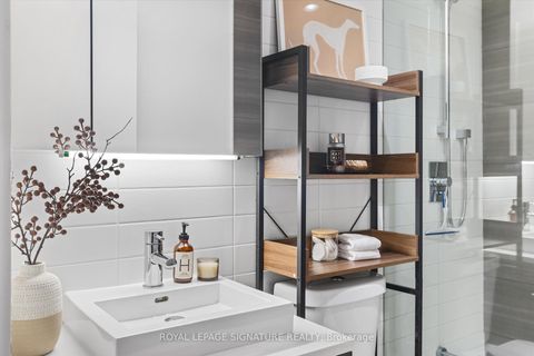 Photo 4 at 707 - 170 Bayview Avenue, Waterfront Communities C8, Toronto