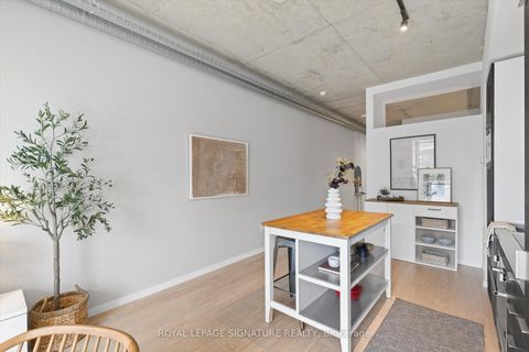 Photo 17 at 707 - 170 Bayview Avenue, Waterfront Communities C8, Toronto