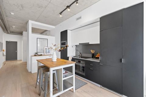 Photo 19 at 707 - 170 Bayview Avenue, Waterfront Communities C8, Toronto