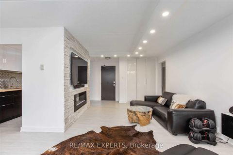 Photo 10 at 306 - 2 Glamorgan Avenue, Dorset Park, Toronto