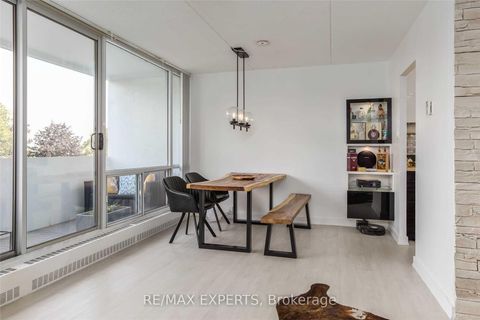 Photo 11 at 306 - 2 Glamorgan Avenue, Dorset Park, Toronto