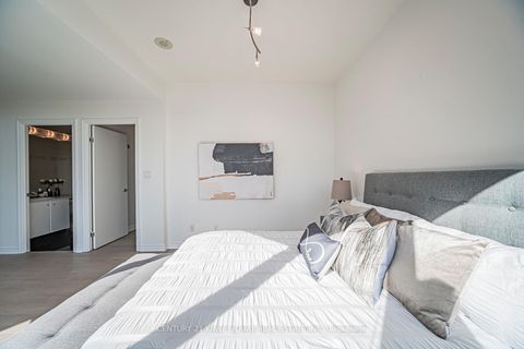 Photo 17 at 2004 - 300 Bloor Street E, Moore Park, Toronto Photo 17 at 2004 - 300 Bloor Street E, Moore Park, Toronto