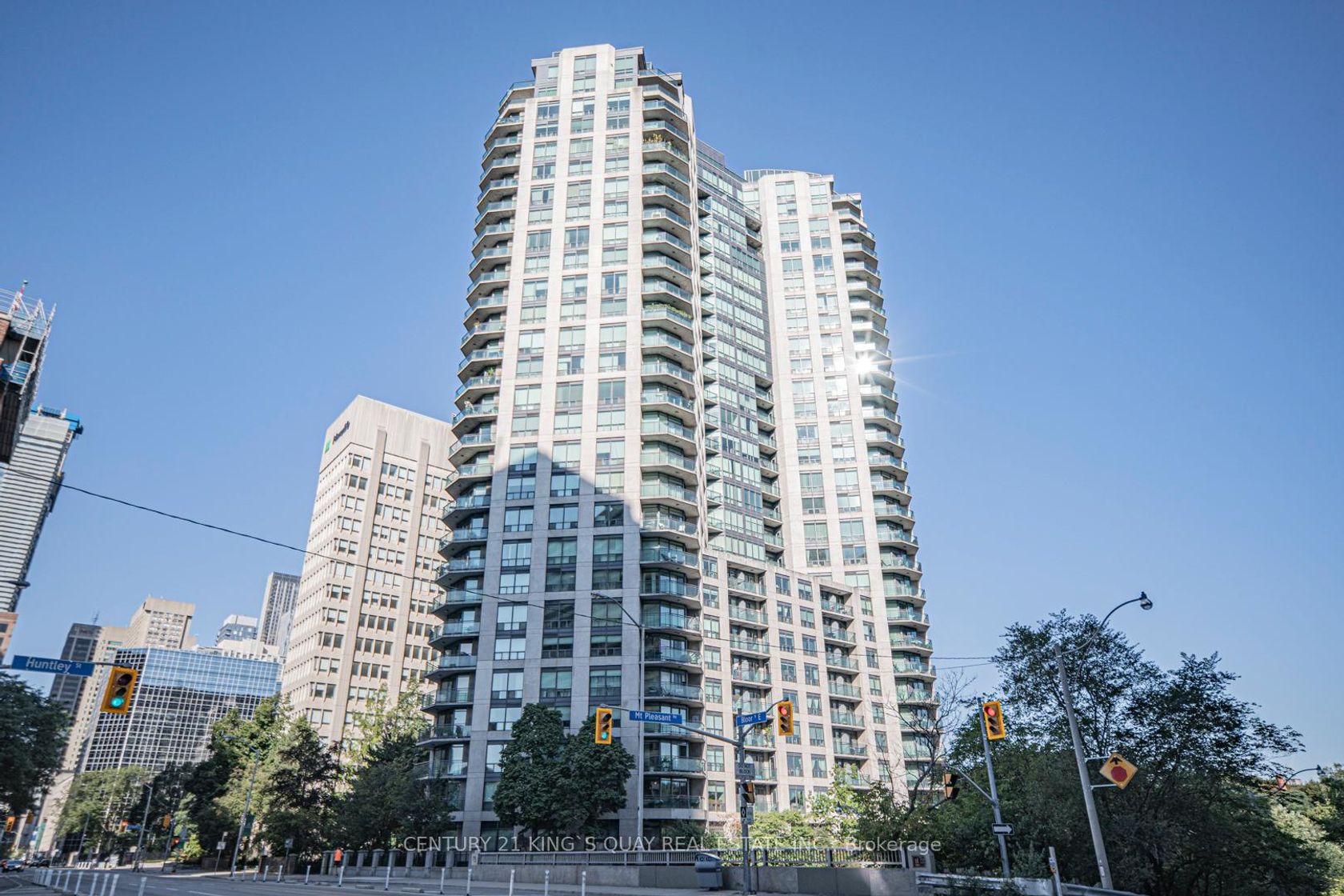 2004 - 300 Bloor Street E, Moore Park, Toronto 
