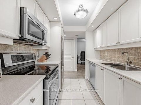 Photo 5 at 1719 - 15 Northtown Way, Willowdale East, Toronto