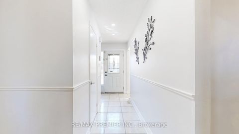 Photo 4 at 16 Magdalena Court, Jamestown, Toronto