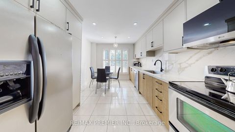 Photo 11 at 16 Magdalena Court, Jamestown, Toronto