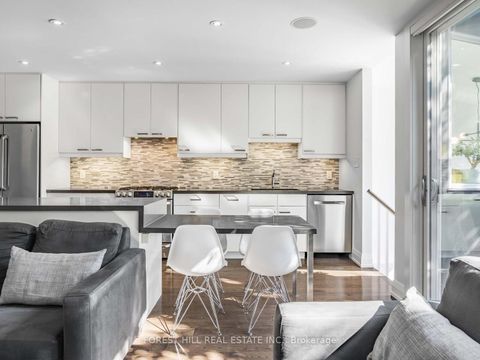 Photo 4 at 183 Wychwood Avenue, Cedarvale, Toronto