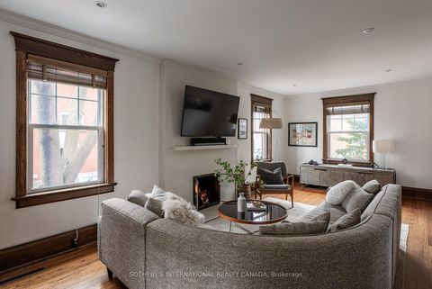 Photo 4 at 77 Catherine Avenue, Aurora Village, Aurora Photo 4 at 77 Catherine Avenue, Aurora Village, Aurora