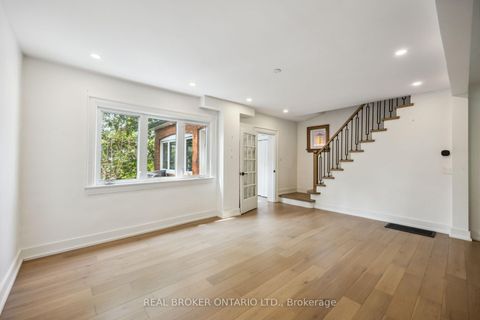 Photo 8 at 658 Davenport Road, Casa Loma, Toronto Photo 8 at 658 Davenport Road, Casa Loma, Toronto