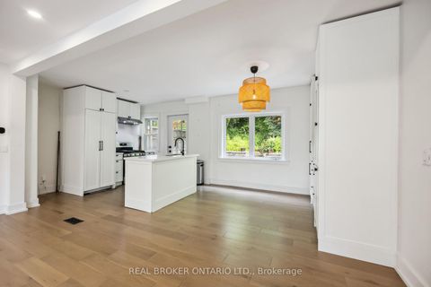 Photo 10 at 658 Davenport Road, Casa Loma, Toronto Photo 10 at 658 Davenport Road, Casa Loma, Toronto