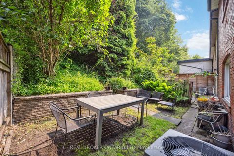 Photo 34 at 658 Davenport Road, Casa Loma, Toronto Photo 34 at 658 Davenport Road, Casa Loma, Toronto