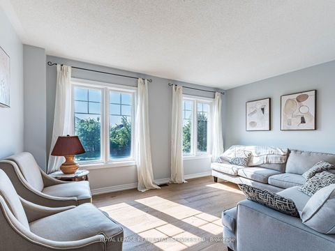 Photo 4 at 3087 Highvalley Road, BC Bronte Creek, Oakville