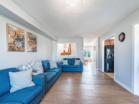 Photo 10 at 3087 Highvalley Road, BC Bronte Creek, Oakville