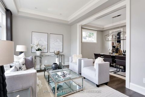 Photo 4 at 38 Lorene Drive, City Centre West, Toronto
