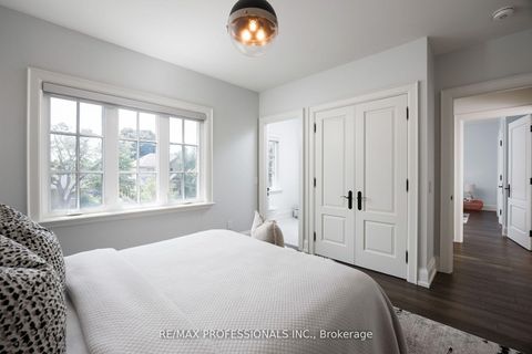 Photo 31 at 38 Lorene Drive, City Centre West, Toronto