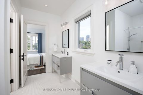 Photo 35 at 38 Lorene Drive, City Centre West, Toronto