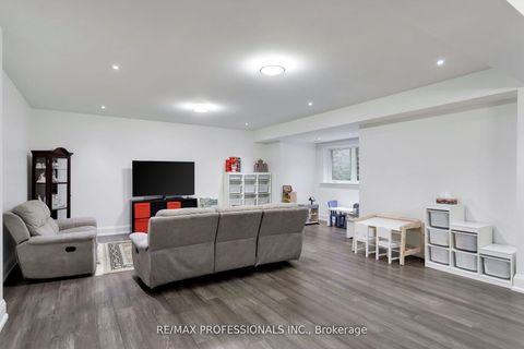 Photo 42 at 38 Lorene Drive, City Centre West, Toronto