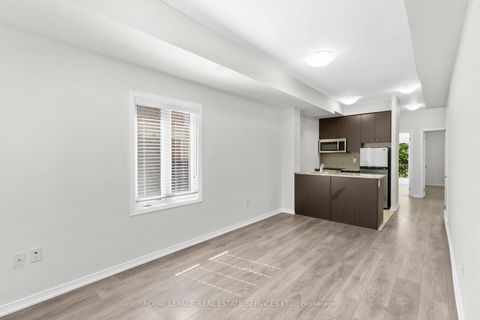 Photo 2 at 225 - 15 Coneflower Crescent, Branson, Toronto