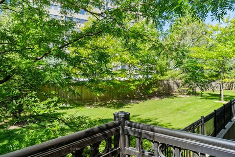 Photo 12 at 225 - 15 Coneflower Crescent, Branson, Toronto