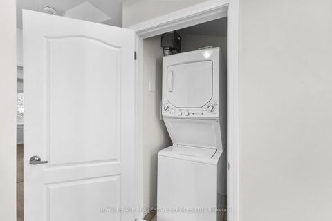Photo 18 at 225 - 15 Coneflower Crescent, Branson, Toronto