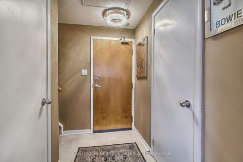 Photo 19 at PH6 - 550 Front Street W, Waterfront Communities C1, Toronto