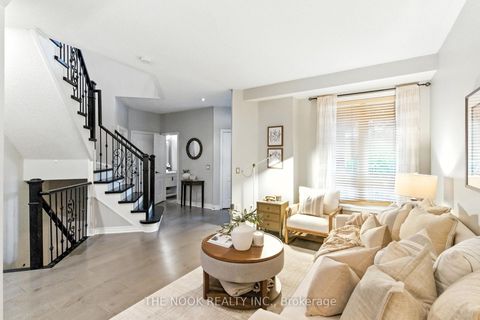 Photo 5 at 122 Estate Garden Drive, Oak Ridges, Richmond Hill