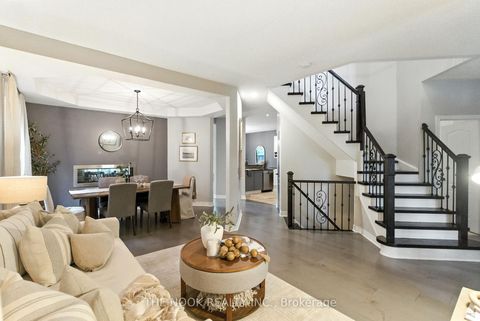 Photo 6 at 122 Estate Garden Drive, Oak Ridges, Richmond Hill