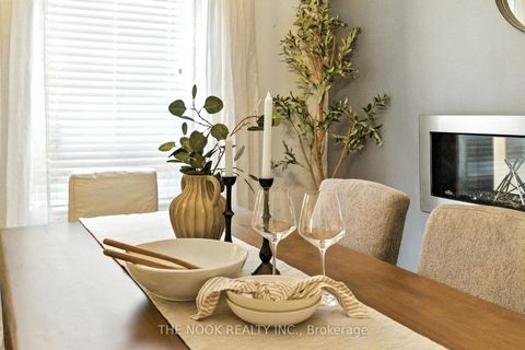Photo 9 at 122 Estate Garden Drive, Oak Ridges, Richmond Hill
