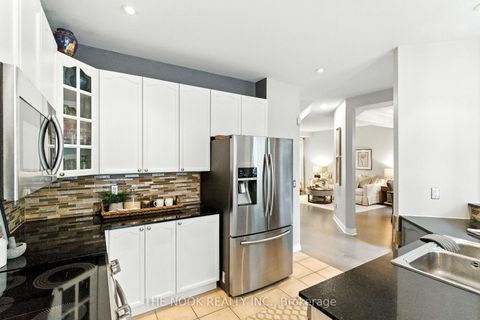 Photo 13 at 122 Estate Garden Drive, Oak Ridges, Richmond Hill