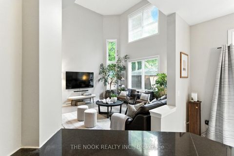 Photo 16 at 122 Estate Garden Drive, Oak Ridges, Richmond Hill