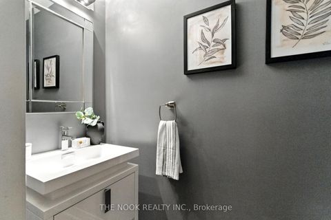 Photo 21 at 122 Estate Garden Drive, Oak Ridges, Richmond Hill