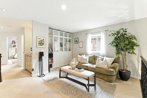 Photo 24 at 122 Estate Garden Drive, Oak Ridges, Richmond Hill