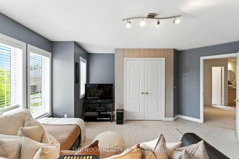 Photo 32 at 122 Estate Garden Drive, Oak Ridges, Richmond Hill