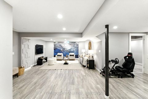 Photo 37 at 122 Estate Garden Drive, Oak Ridges, Richmond Hill