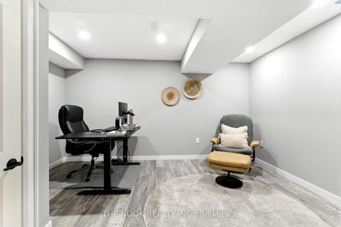 Photo 42 at 122 Estate Garden Drive, Oak Ridges, Richmond Hill