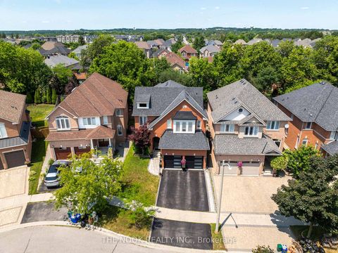 Photo 46 at 122 Estate Garden Drive, Oak Ridges, Richmond Hill