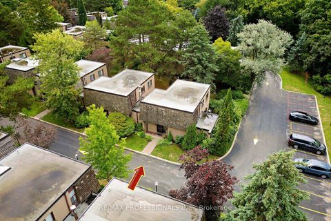Photo 2 at 15 Raintree Path, West Deane, Toronto