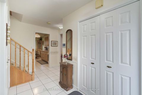 Photo 5 at 15 Raintree Path, West Deane, Toronto