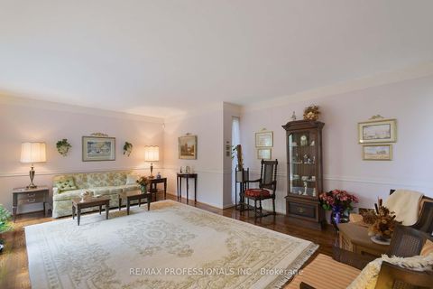 Photo 7 at 15 Raintree Path, West Deane, Toronto