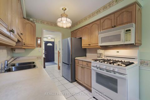 Photo 10 at 15 Raintree Path, West Deane, Toronto