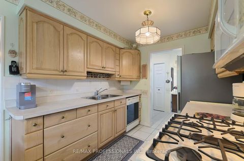 Photo 13 at 15 Raintree Path, West Deane, Toronto